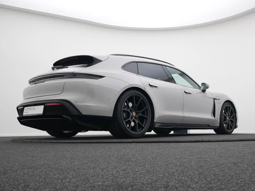 Porsche Taycan - Afbeelding 26 van 30