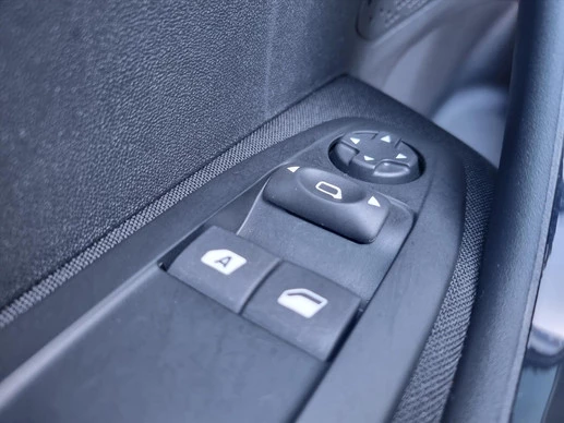 Peugeot 208 - Afbeelding 25 van 30