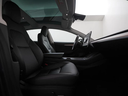 Tesla Model 3 - Afbeelding 3 van 30