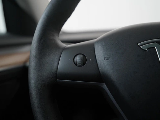 Tesla Model 3 - Afbeelding 8 van 30