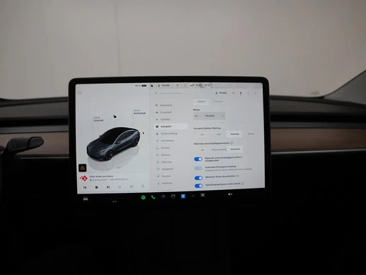 Tesla Model 3 - Afbeelding 25 van 30