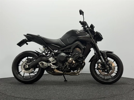 Yamaha MT 09 - Afbeelding 1 van 18