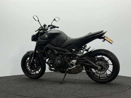 Yamaha MT 09 - Afbeelding 10 van 18