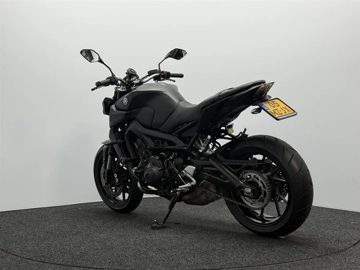 Yamaha MT 09 - Afbeelding 11 van 18
