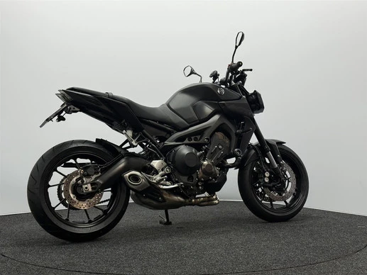 Yamaha MT 09 - Afbeelding 16 van 18