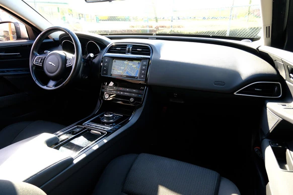 Jaguar XE - Afbeelding 6 van 30