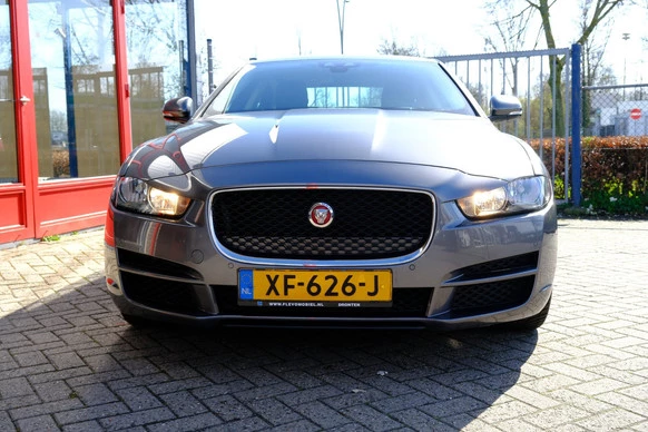 Jaguar XE - Afbeelding 8 van 30