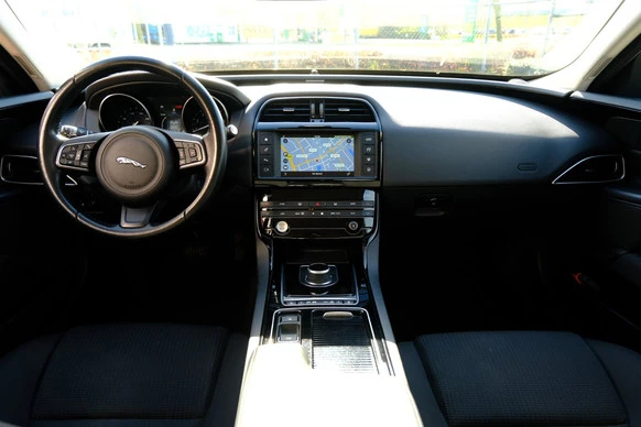 Jaguar XE - Afbeelding 12 van 30