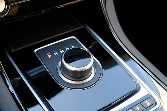 Jaguar XE - Afbeelding 21 van 30