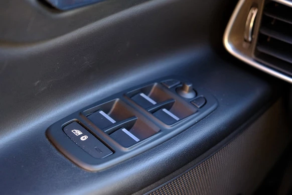 Jaguar XE - Afbeelding 23 van 30