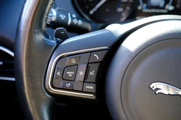 Jaguar XE - Afbeelding 25 van 30