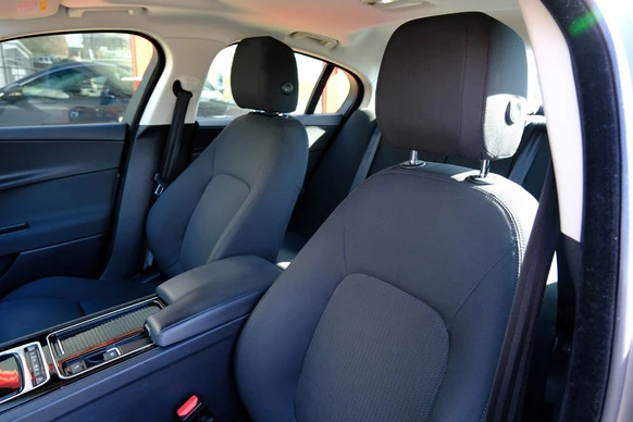 Jaguar XE - Afbeelding 28 van 30