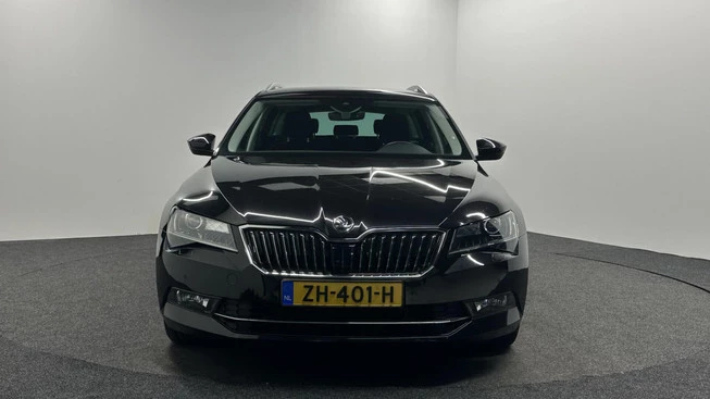 Škoda Superb - Afbeelding 11 van 30