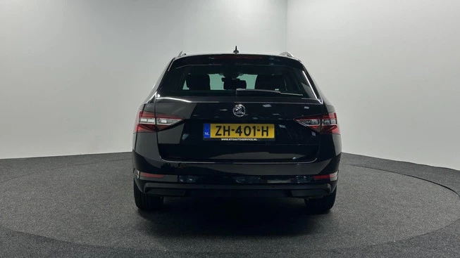 Škoda Superb - Afbeelding 12 van 30
