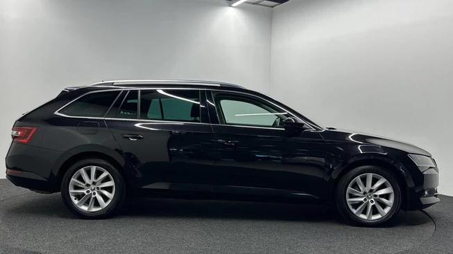 Škoda Superb - Afbeelding 13 van 30