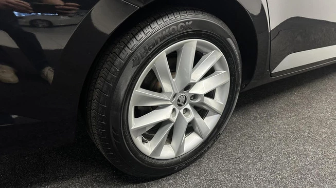 Škoda Superb - Afbeelding 15 van 30