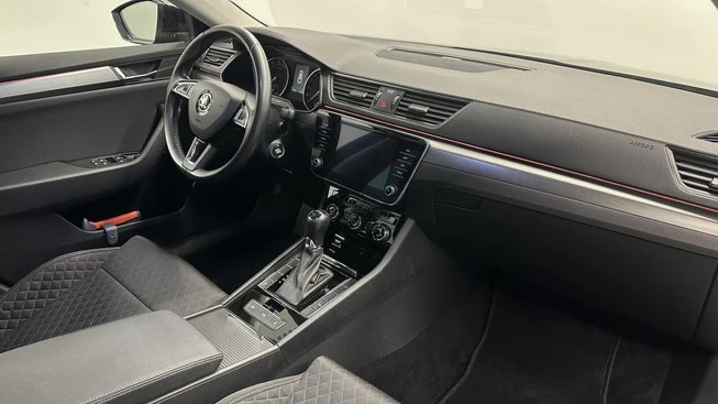 Škoda Superb - Afbeelding 17 van 30