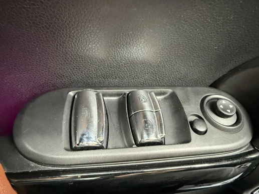 MINI Cooper Cabrio - Afbeelding 23 van 27