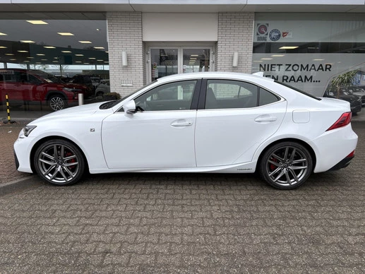Lexus IS - Afbeelding 3 van 30