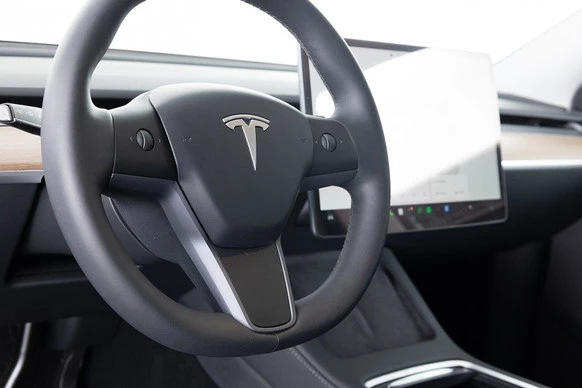 Tesla Model Y - Afbeelding 14 van 24