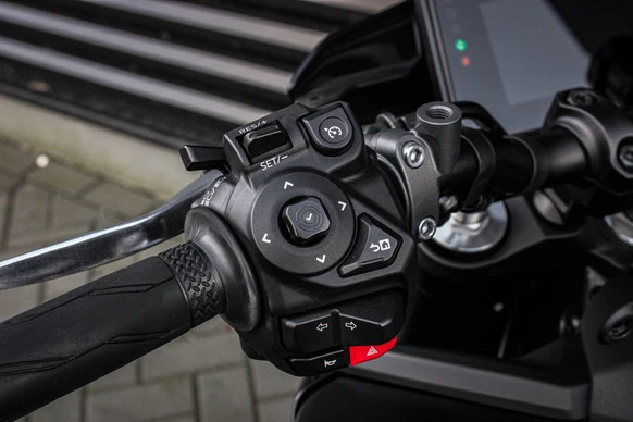 Yamaha MT 09 - Afbeelding 23 van 24