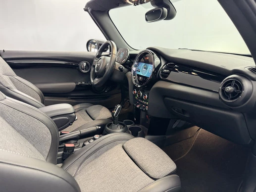 MINI Cooper Cabrio - Afbeelding 27 van 30