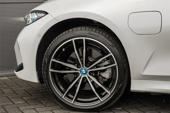 BMW 3 Serie - Afbeelding 17 van 30