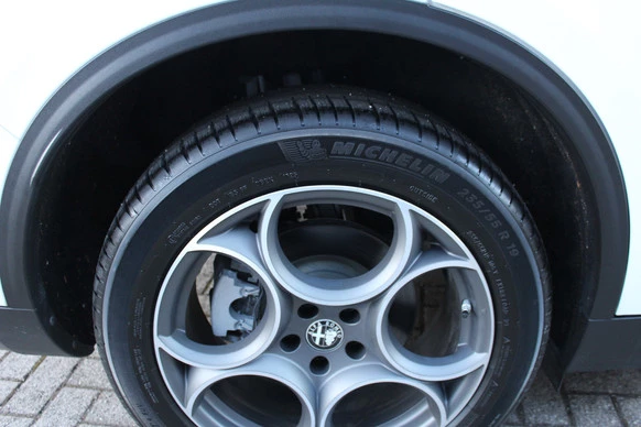 Alfa Romeo Stelvio - Afbeelding 9 van 29