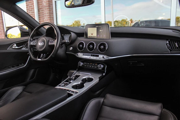 Kia Stinger - Afbeelding 12 van 30