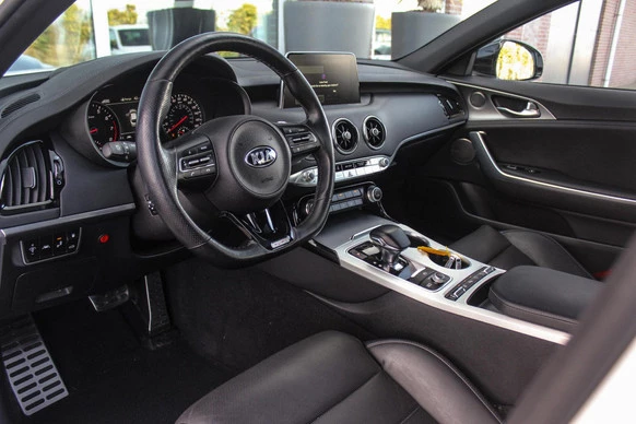 Kia Stinger - Afbeelding 13 van 30