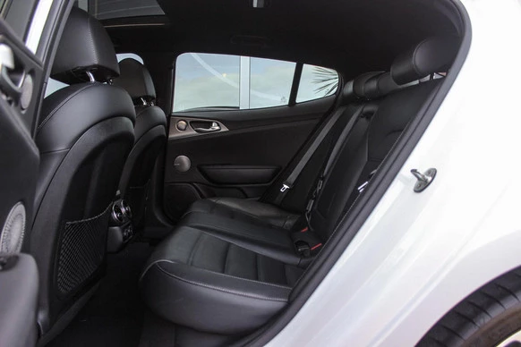 Kia Stinger - Afbeelding 19 van 30