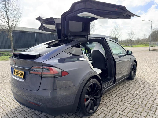 Tesla Model X - Afbeelding 15 van 30