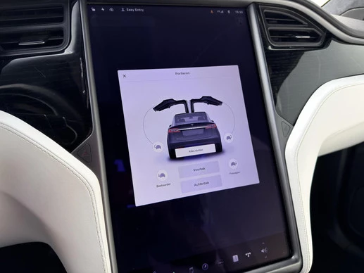 Tesla Model X - Afbeelding 21 van 30