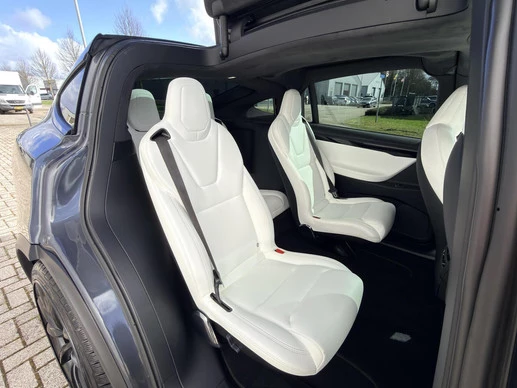 Tesla Model X - Afbeelding 25 van 30
