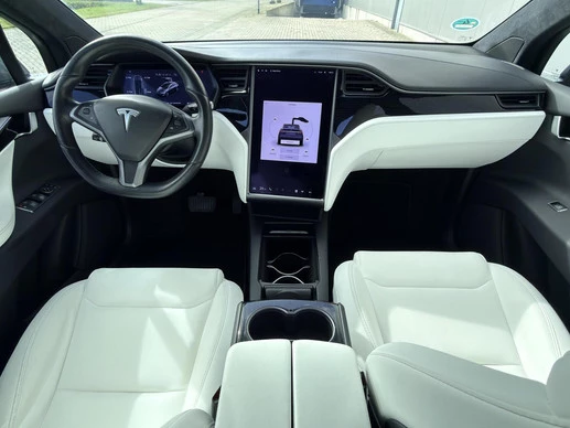 Tesla Model X - Afbeelding 26 van 30