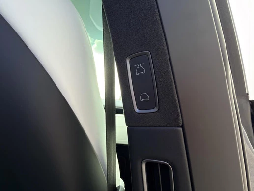 Tesla Model X - Afbeelding 27 van 30