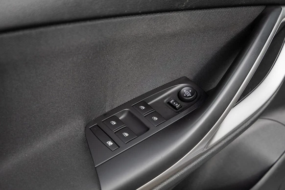 Opel Astra - Afbeelding 12 van 30