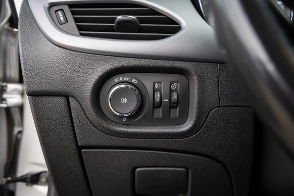 Opel Astra - Afbeelding 13 van 30