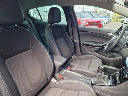 Opel Astra - Afbeelding 15 van 27