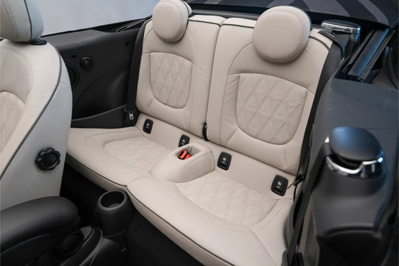 MINI Cooper Cabrio - Afbeelding 21 van 30