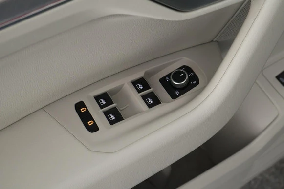 Volkswagen Touareg - Afbeelding 17 van 30