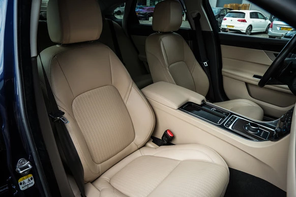 Jaguar XF - Afbeelding 13 van 30