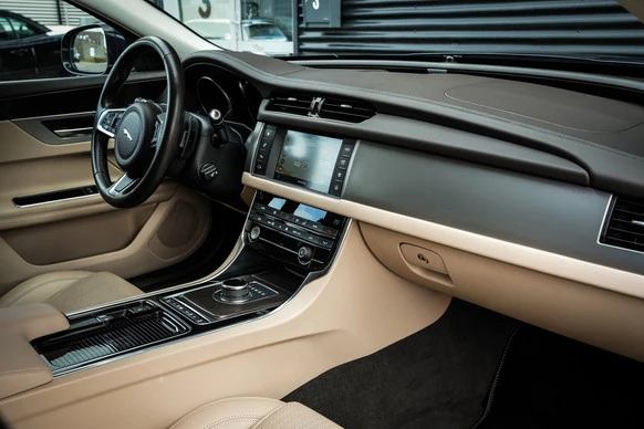 Jaguar XF - Afbeelding 14 van 30