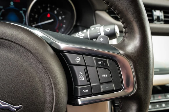 Jaguar XF - Afbeelding 22 van 30