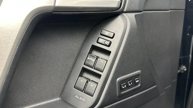 Toyota Land Cruiser - Afbeelding 24 van 30