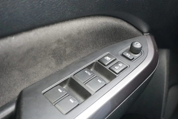Suzuki Vitara - Afbeelding 18 van 23
