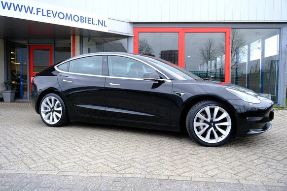 Tesla Model 3 - Afbeelding 4 van 30