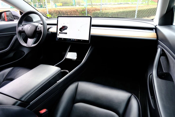 Tesla Model 3 - Afbeelding 5 van 30