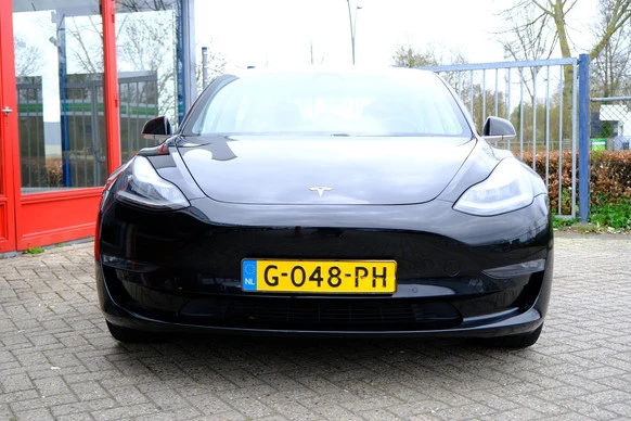Tesla Model 3 - Afbeelding 7 van 30