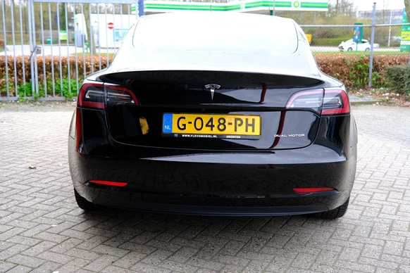 Tesla Model 3 - Afbeelding 8 van 30